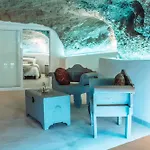 Cueva Thalia - Luxury Cave With Heated Indoor Pool And Garden בית נופש *