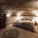 בית נופש Cueva Thalia - Luxury Cave With Heated Indoor Pool And Garden סן מיגל דה אבונה