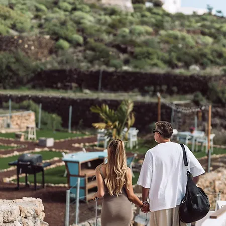 Cueva Thalia - Luxury Cave With Heated Indoor Pool And Garden Feriehus *
