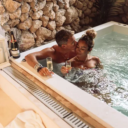 Feriehus Cueva Thalia - Luxury Cave With Heated Indoor Pool And Garden *