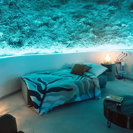 Cueva Thalia - Luxury Cave With Heated Indoor Pool And Garden Feriehus