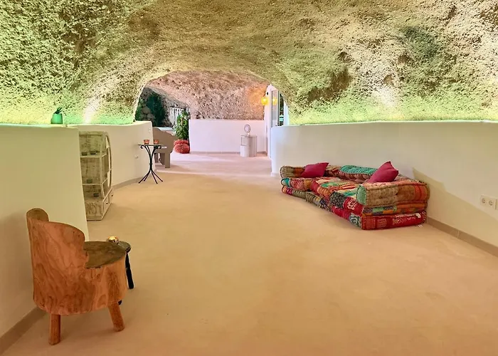 Cueva Thalia - Luxury Cave With Heated Indoor Pool And Garden Ferienhaus San Miguel de Abona