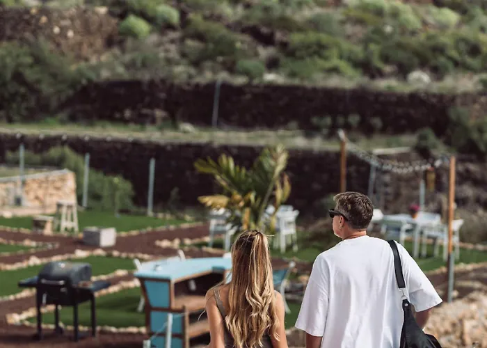 Cueva Thalia - Luxury Cave With Heated Indoor Pool And Garden Ferienhaus *