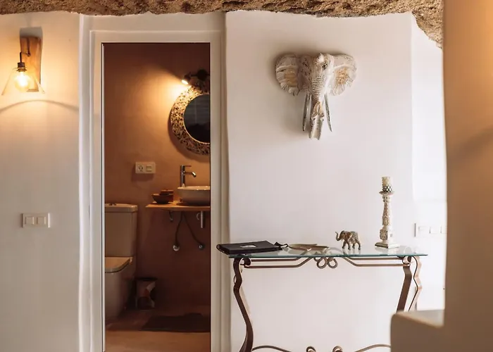 Ferienhaus Cueva Thalia - Luxury Cave With Heated Indoor Pool And Garden