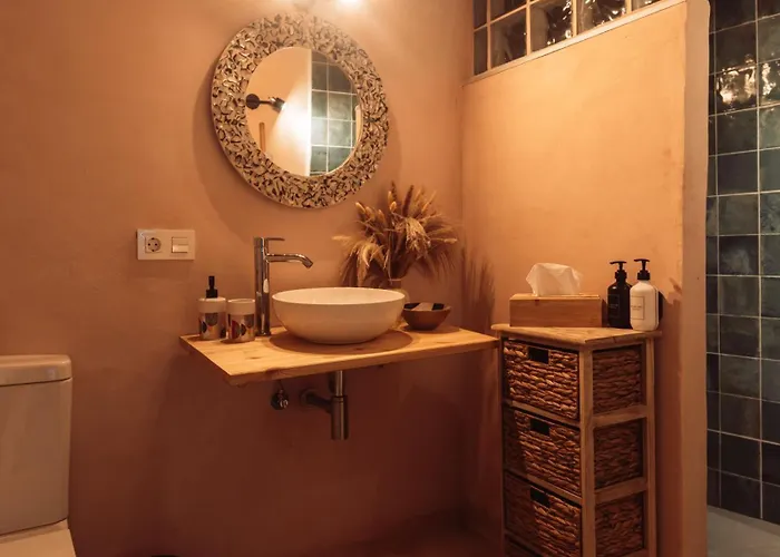 Cueva Thalia - Luxury Cave With Heated Indoor Pool And Garden