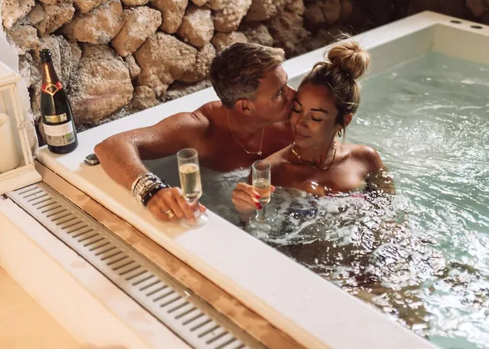 Ferienhaus Cueva Thalia - Luxury Cave With Heated Indoor Pool And Garden *