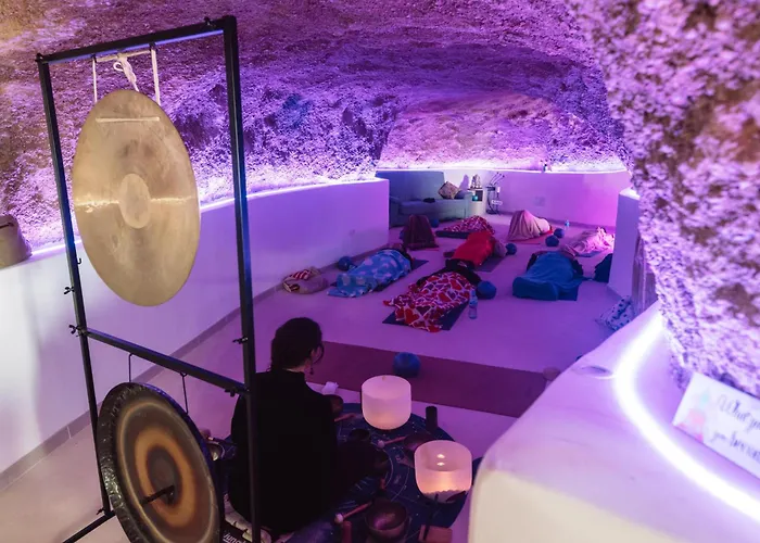 Cueva Thalia - Luxury Cave With Heated Indoor Pool And Garden San Miguel de Abona