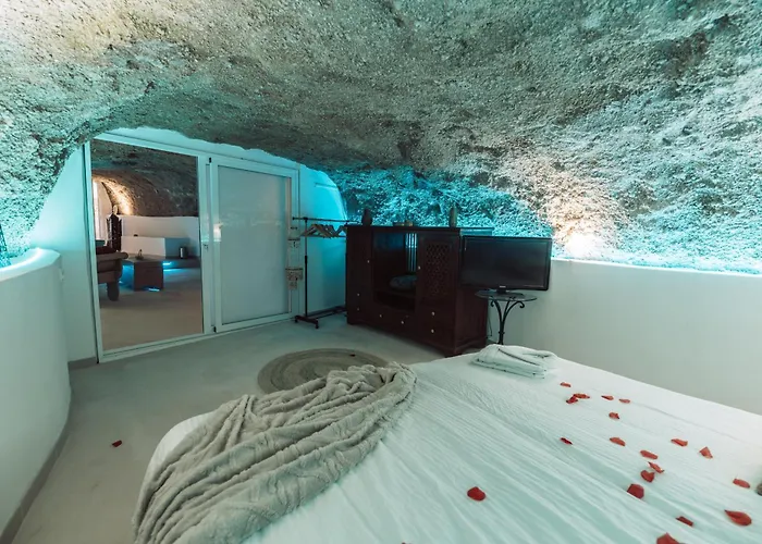 Cueva Thalia - Luxury Cave With Heated Indoor Pool And Garden Ferienhaus San Miguel de Abona